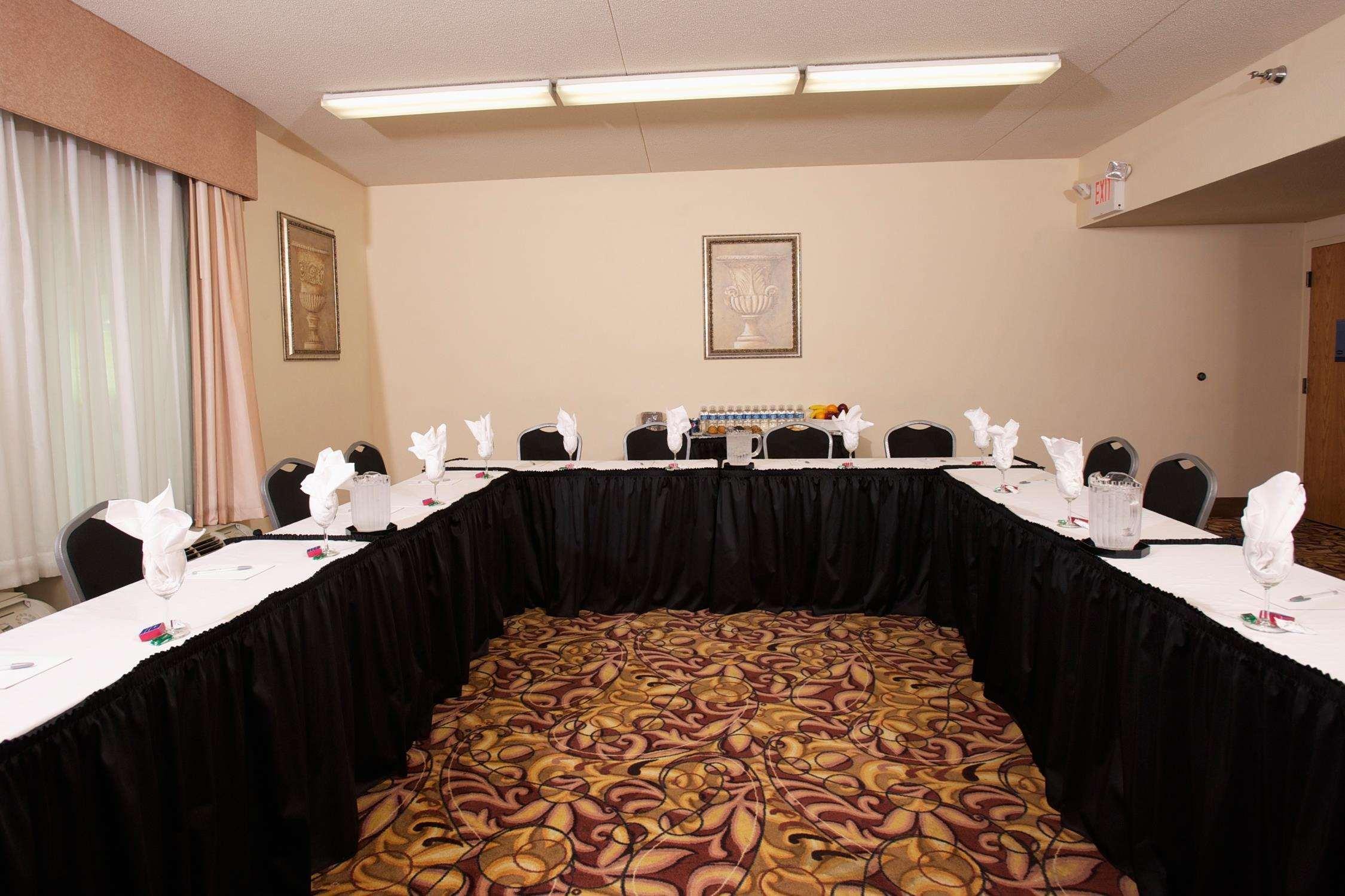 Hampton Inn Pittsburgh/Airport Moon Township Facilities photo