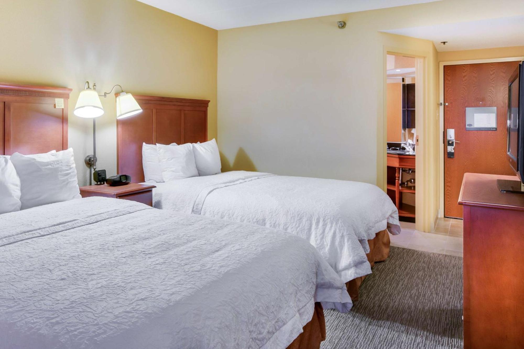 Hampton Inn Pittsburgh/Airport Moon Township Exterior photo
