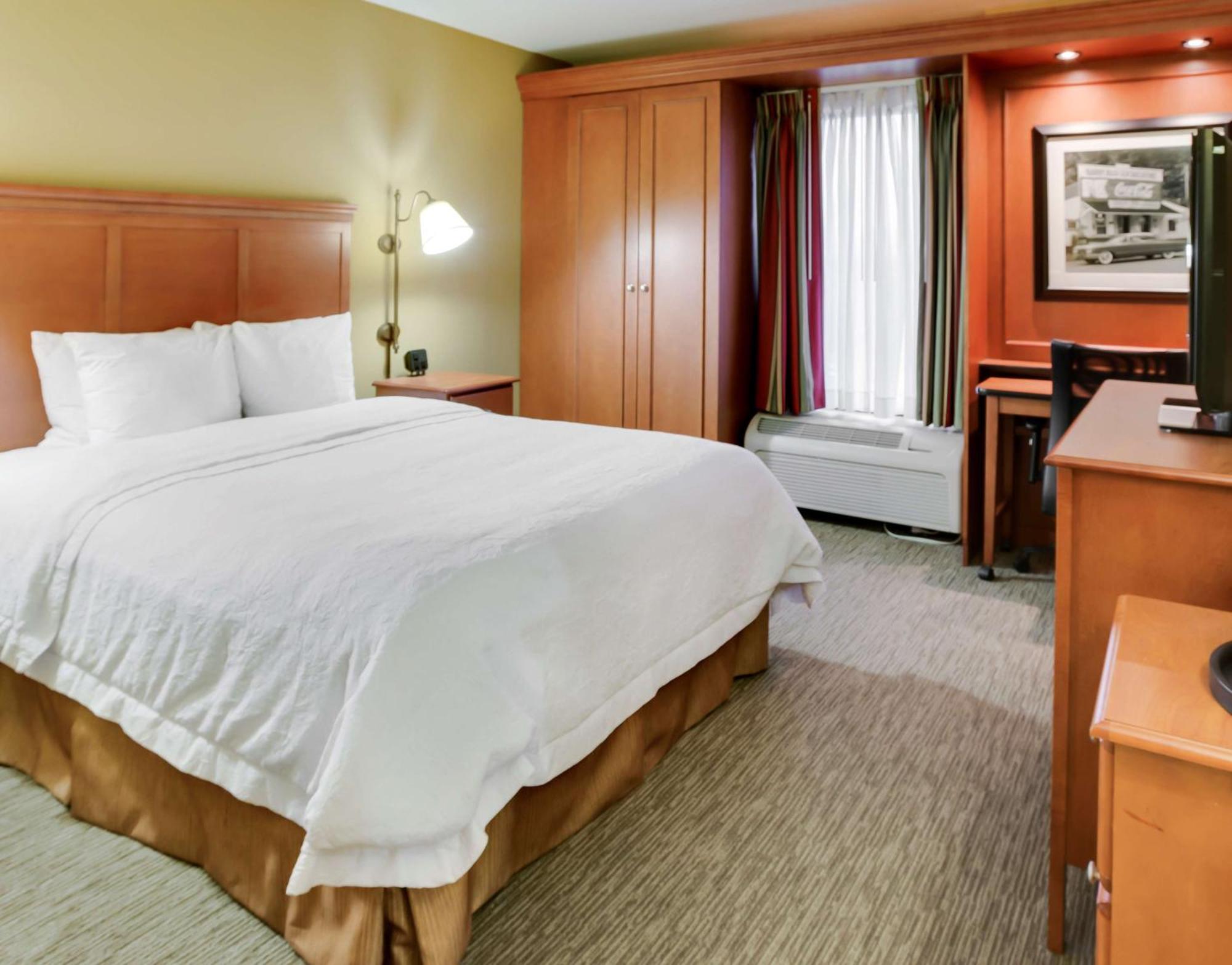Hampton Inn Pittsburgh/Airport Moon Township Exterior photo