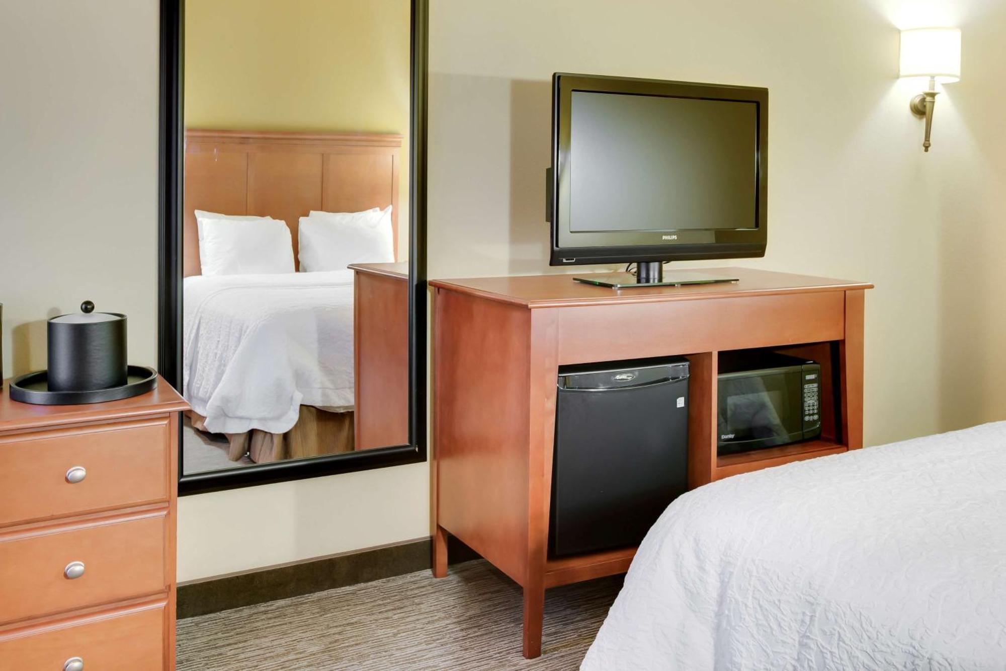 Hampton Inn Pittsburgh/Airport Moon Township Exterior photo