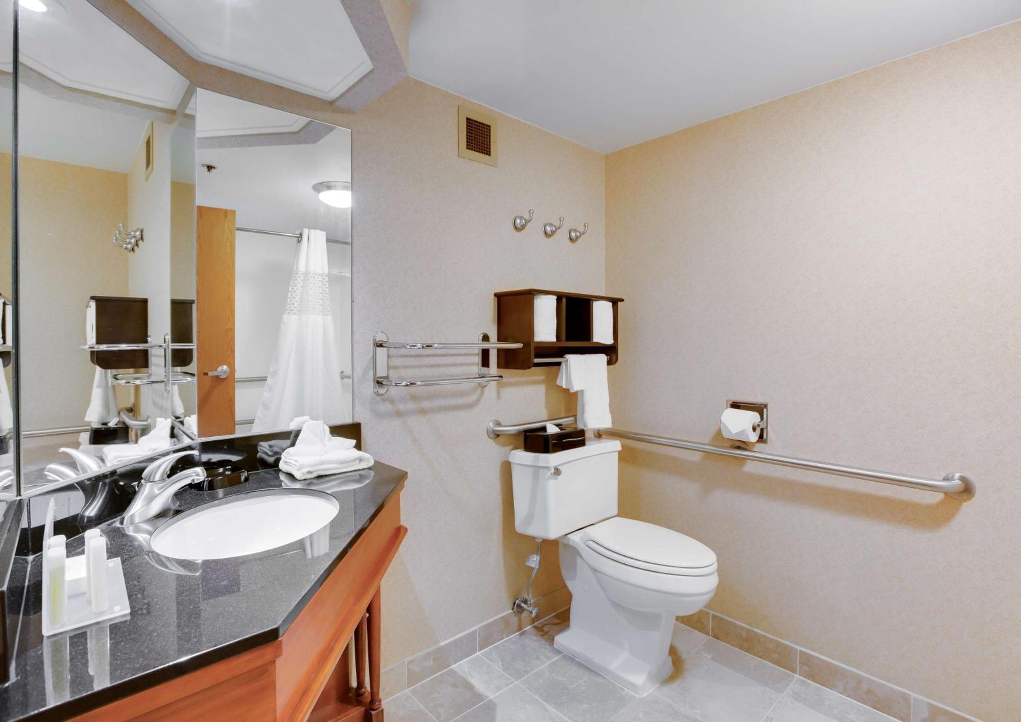 Hampton Inn Pittsburgh/Airport Moon Township Exterior photo
