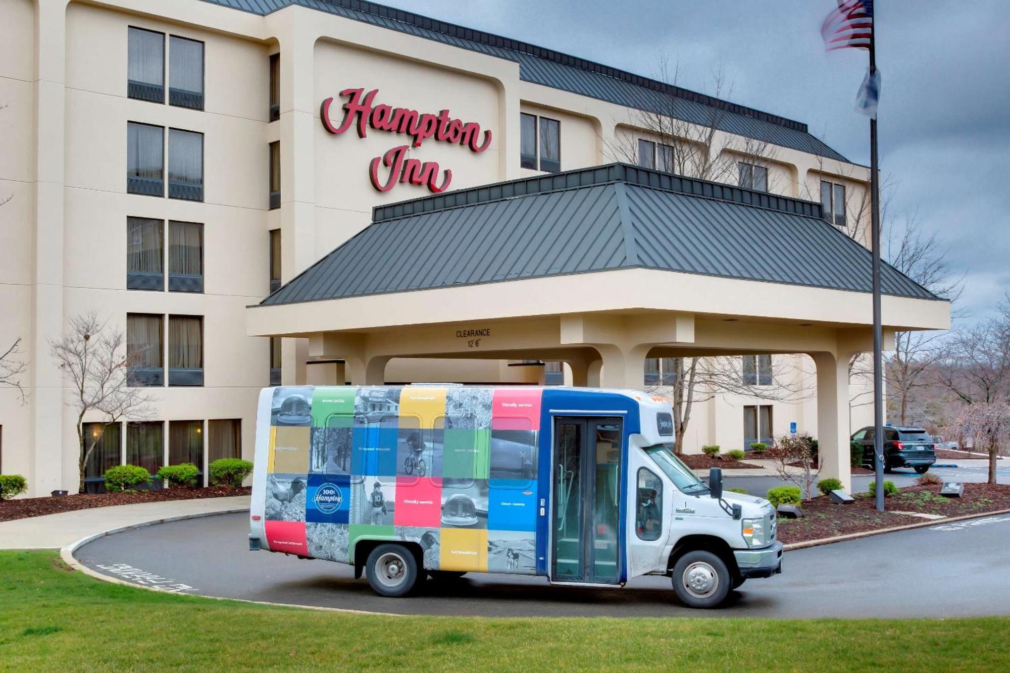 Hampton Inn Pittsburgh/Airport Moon Township Exterior photo